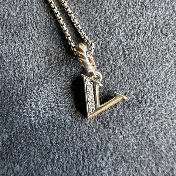David Yurman Pavé Initial V Charm Necklace in Sterling Silver w/ White Diamonds - Picture 5 of 14